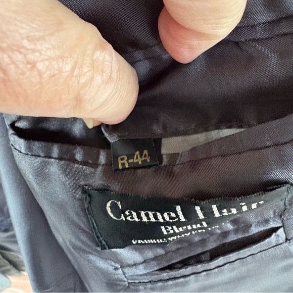 Men's Gray Blazer/sportcoat. 44R - Picture 5 of 10